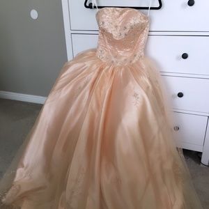 Gorgeous Belle-like Prom Dress (size4) in EXCELLEN